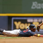 José Castillo cambiado de San Diego a Miami