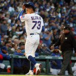 Carlos Carrasco recuperado de la cirugía en el codo