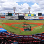 Tiburones adquirió a Daniel Mayora desde Bravos por Omar Carrizales