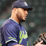 Jhoulys Chacín permanecerá en Colorado