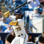 Rougned Odor da un paso al frente y produce para San Diego