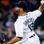 Kansas City colocó en waivers a Omar Infante con la intención de dejarlo libre