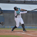 Tiburones aprovechó la lluvia para continuar su rumbo victorioso