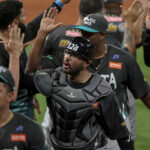 Israel Pineda trabaja con doble propósito