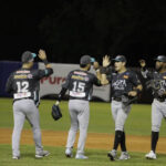 Cardenales explotó a Tiburones en la séptima entrada para ganar en Macuto