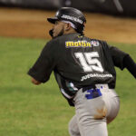 Bravos superó a Tiburones y se aferra a la clasificación