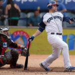 Águilas venció a Tiburones al son de los Adams