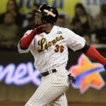 Tiburones volvió a ganarle a Caribes y se acerca al sexto lugar