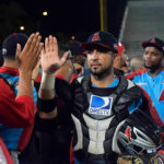 Carlos González no cierra las puertas de jugar con las Águilas