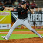 Caracas despachó cuatro jonrones y apaleó a Caribes