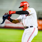 Víctor Reyes firmó para jugar con los Gigantes en Corea del Sur