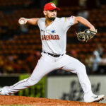 Tiburones blanqueó al Magallanes y alcanzó la cima