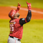 Doble de Willians Astudillo dejó tendido a Tiburones