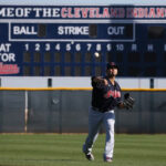 Yusmeiro Petit candidato a ser el setup de Oakland