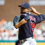 Carlos Carrasco y Aníbal Sánchez protagonizan duelo 80 entre venezolanos