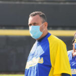 Enderson Franco acordó con los Gigantes de Lotte