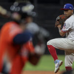 Carlos Castro fue la grúa de Tiburones