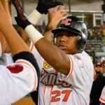 Venezolanos se adueñan del home