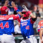 Junior Lake hizo historia en triunfo de Águilas contra Alazanes