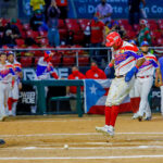 Águilas se clasificó a semifinales y complicó las aspiraciones de Caribes