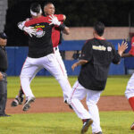 Leones apaleó a las Águilas con Gabriel Bracamonte en plan estelar