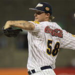 Luis Sardiñas trata de mejorar su juego mientras ayuda a Tiburones