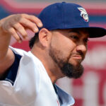 Yusmeiro Petit sigue rindiendo en cualquier rol sobre el montículo