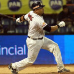 Tiburones venció a Caribes con hit de oro de Alberto González