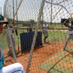 Carlos Herrera se abre paso en Tiburones