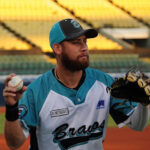 Leones regresó varias veces y dejó tendido a Tiburones