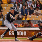 Ángel Reyes se ensañó contra Cardenales y Tiburones sigue en la cima