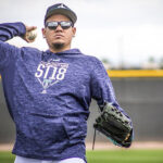Elieser Hernández compite por un lugar en la rotación de Miami