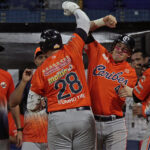 Bravos reaccionó para imponerse a Tiburones