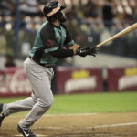 Magallanes vino de atrás para derrotar a las Águilas