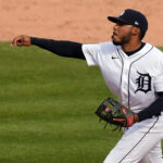 Orlando Arcia cambiado a los Bravos