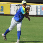 Leones repetirá al cubano Yandy Díaz