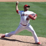 Águilas dejó en el terreno a los Cardenales y clasificó