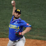 Ricardo Pinto reapareció en Grandes Ligas tras tomar una larga ruta
					02/04/2024