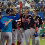 Caribes exhibió todo su arsenal contra Leones