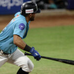 Willson Contreras mejora detrás del plato con la ayuda de su hermano William
					20/04/2024