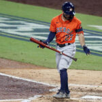 Robert Suárez igualó el liderato de salvados en la NPB