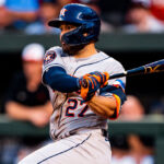 Miguel Cabrera superó a dos miembros del Salón de la Fama