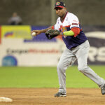 Yeiper Castillo mantuvo en la pelea por la clasificación a Caribes