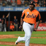 Edgmer Escalona y Luke Irvine completan rotación de Tiburones