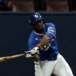 Robert Suárez sumó otro salvado con Hanshin