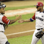 Tiburones despertó ante Caribes con un Café a última hora