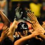 Félix Hernández y Víctor Martínez aparecen entre los finalistas para los premios de la Americana
