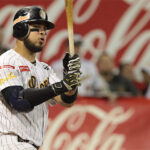 Caribes derrotó en extra inning a Águilas con jonrón de Luis Domoromo