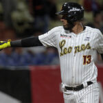 Tiburones se destapó en el noveno para barrer a Caribes