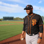 Carlos González contento de seguir vistiendo el uniforme de los Rockies